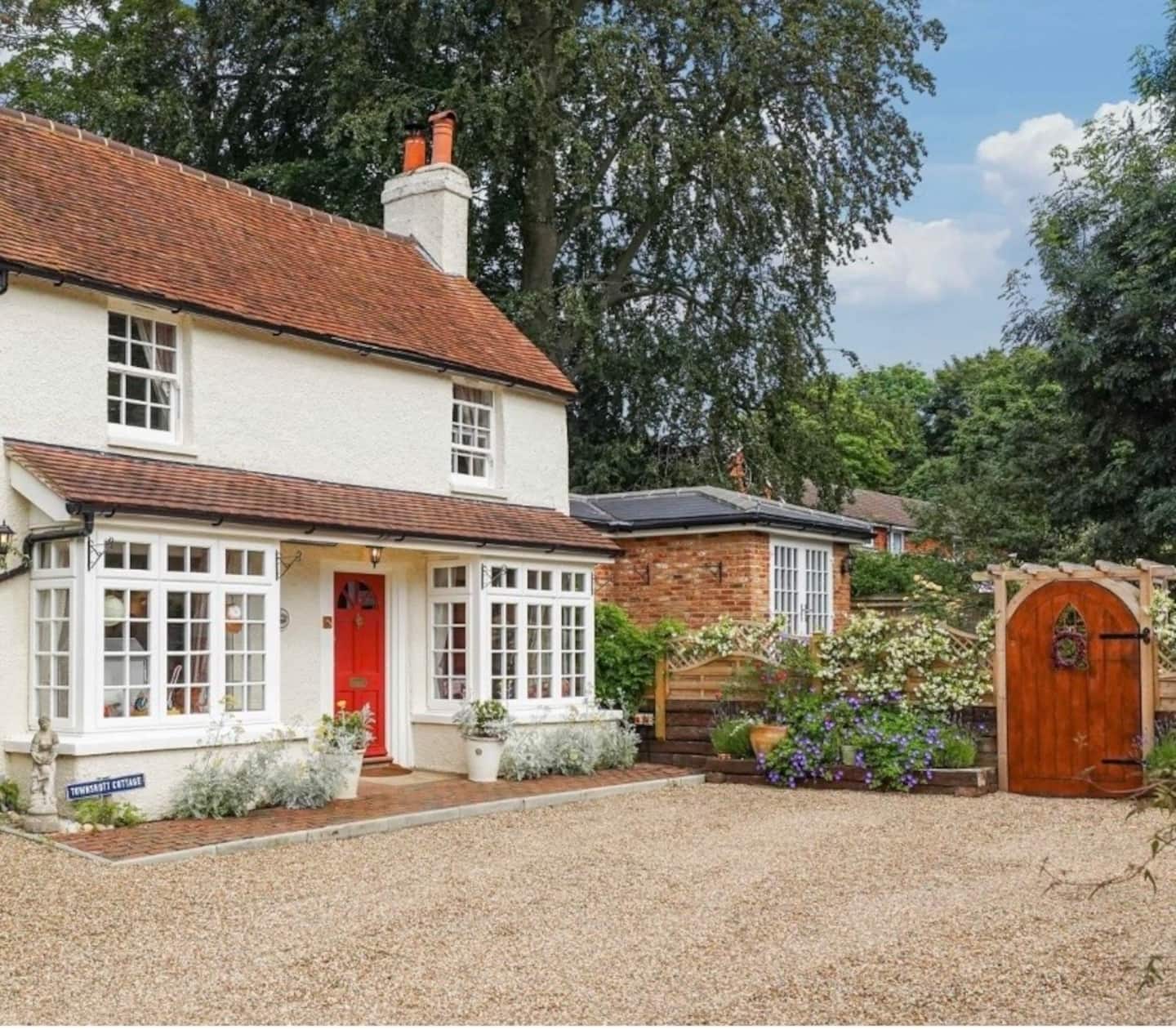 The exterior of Stunning Surrey Cottage, a character cottage in Great Bookham, Surrey